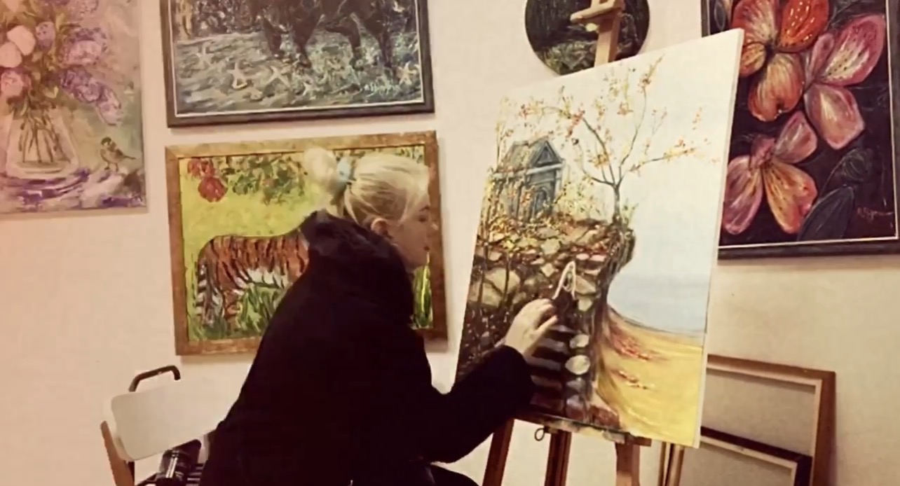 Marina Stognieva during the creation of Autumn. Dreaming Soul